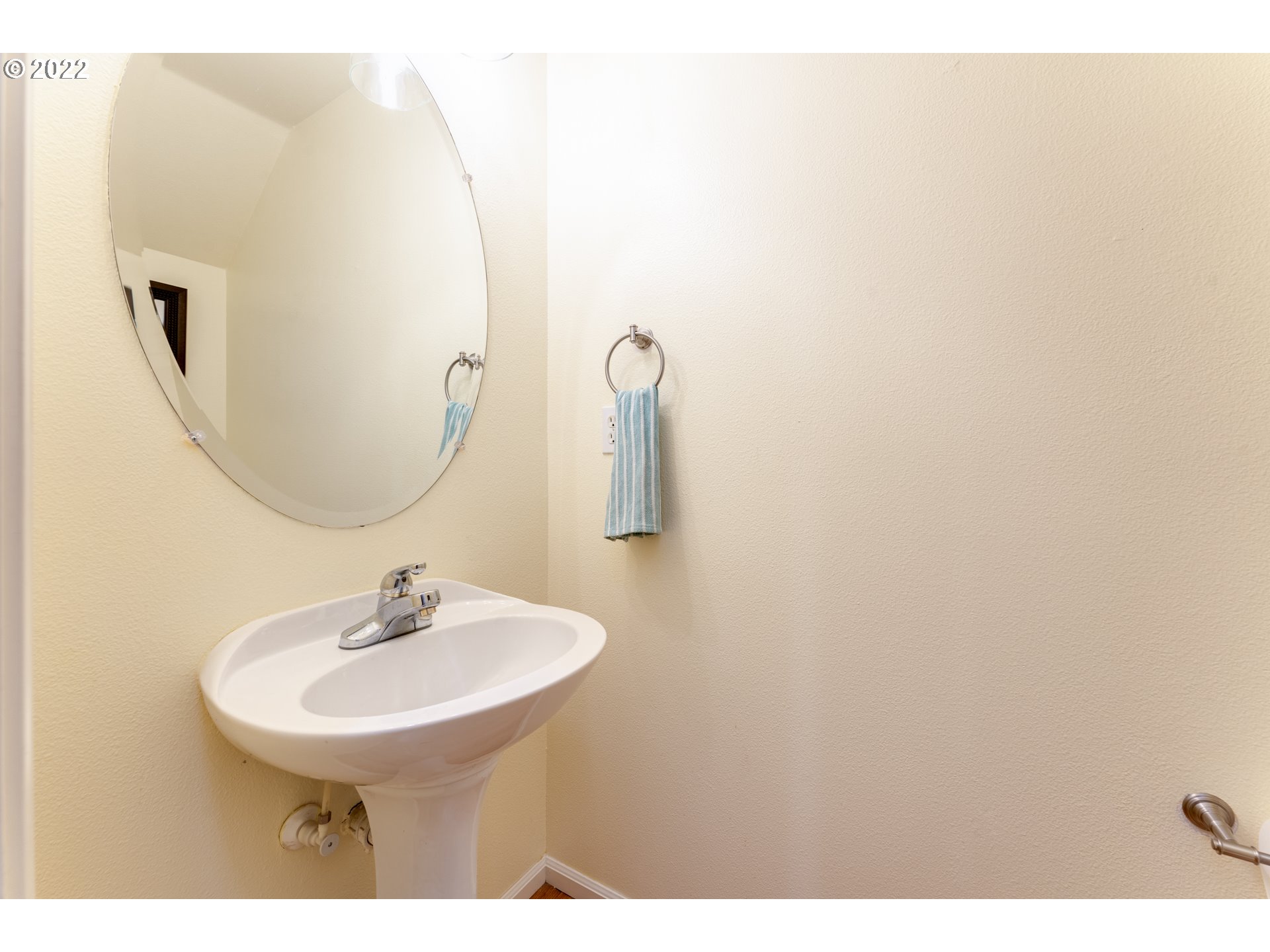 536 Northeast Bridgeton Road Portland, OR 97211 - Photo 13 of 28