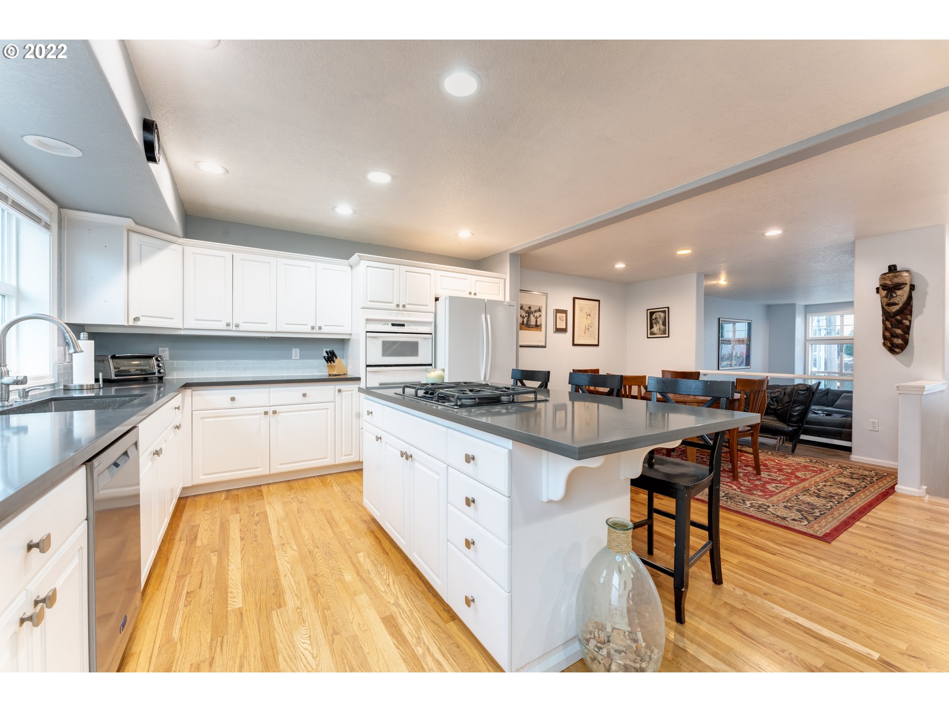 536 Northeast Bridgeton Road Portland, OR 97211 - Photo 5 of 28