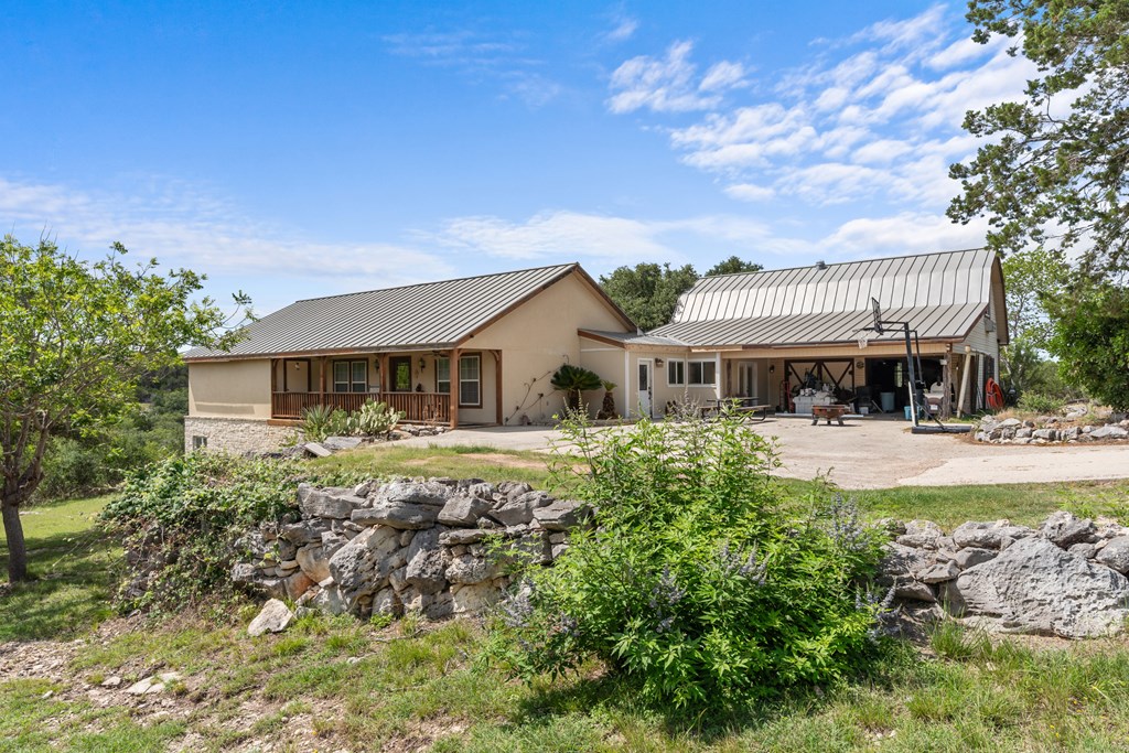 320 Spicer Loop Kerrville, TX 78028 - Photo 2 of 48