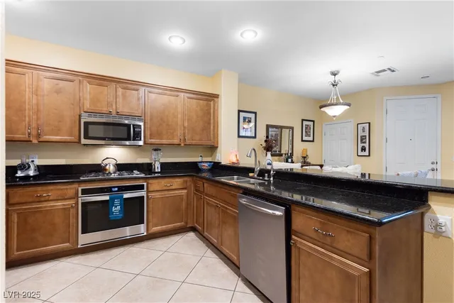 $418,000 | 11410 Belmont Lake Drive, Unit 102, Las Vegas, NV 89135