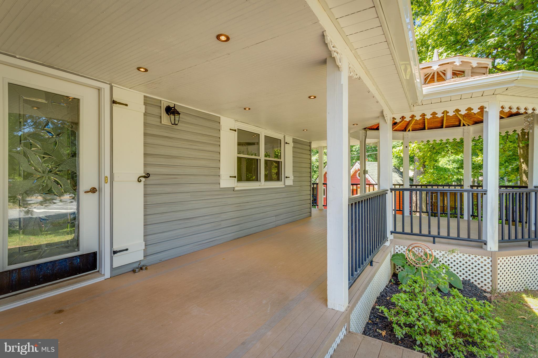 6135 Covered Bridge Road Burke, VA 22015 - Photo 3 of 30 Exterior (Front)