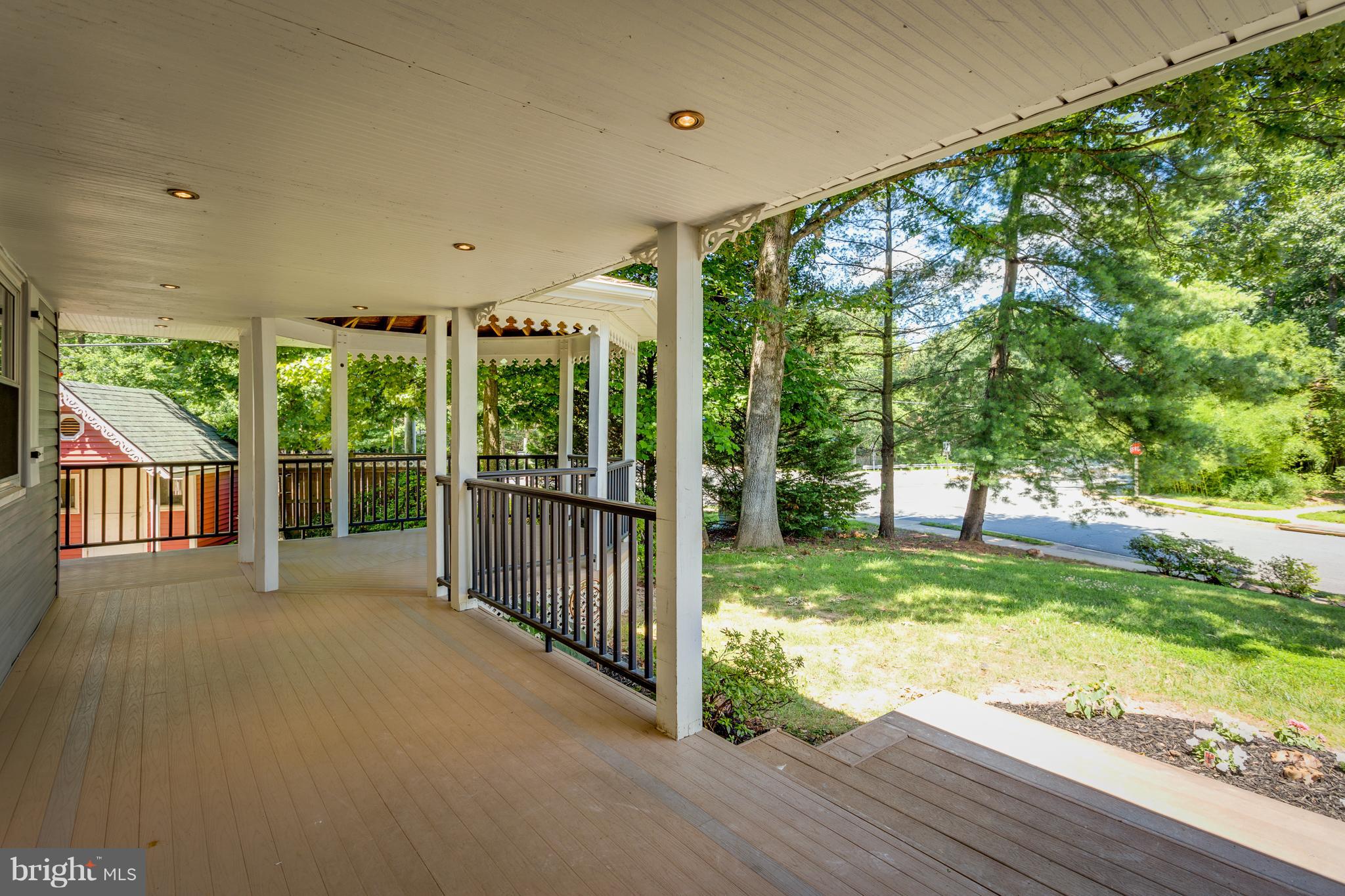 6135 Covered Bridge Road Burke, VA 22015 - Photo 4 of 30 Exterior (Front)
