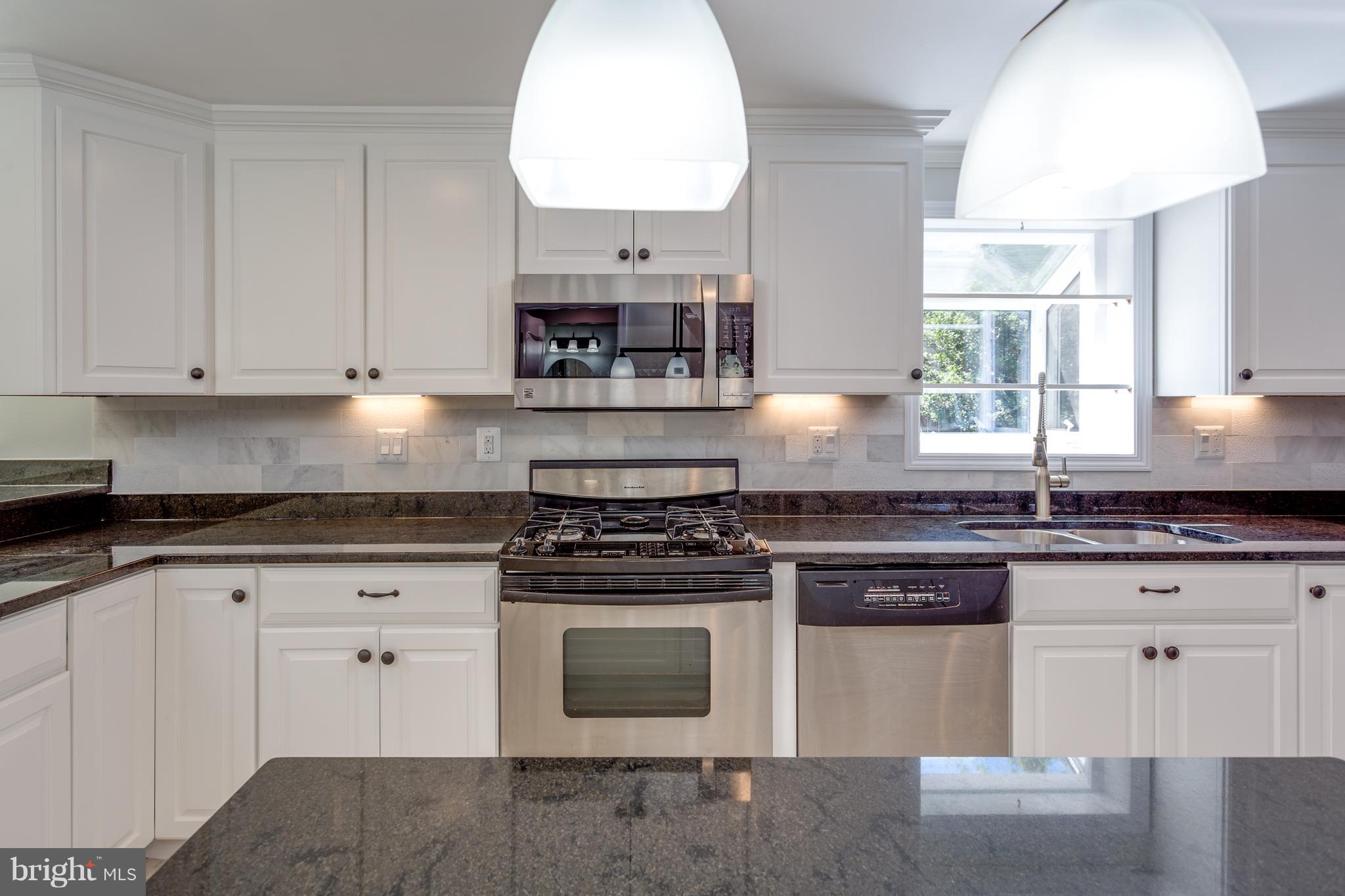 6135 Covered Bridge Road Burke, VA 22015 - Photo 8 of 30 Kitchen