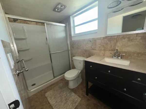 $1,500 | 715 Lori Drive, Unit 201, Palm Springs, FL 33461