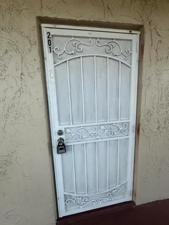 $1,500 | 715 Lori Drive, Unit 201, Palm Springs, FL 33461