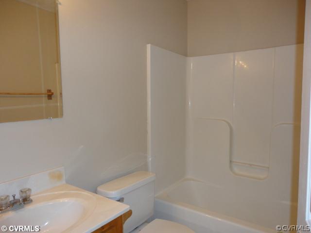 9305 Hunters Trail Road Petersburg, VA 23803 - Photo 7 of 15 Master Bath