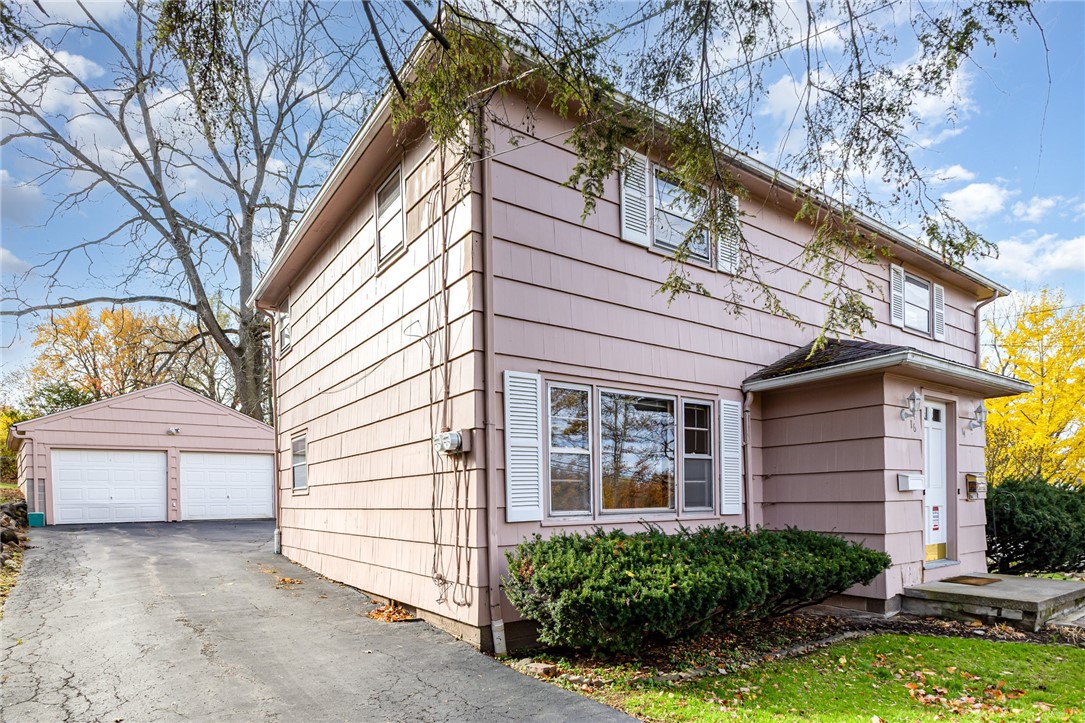 16 Summit Street Perinton, NY 14450 - Photo 3 of 49