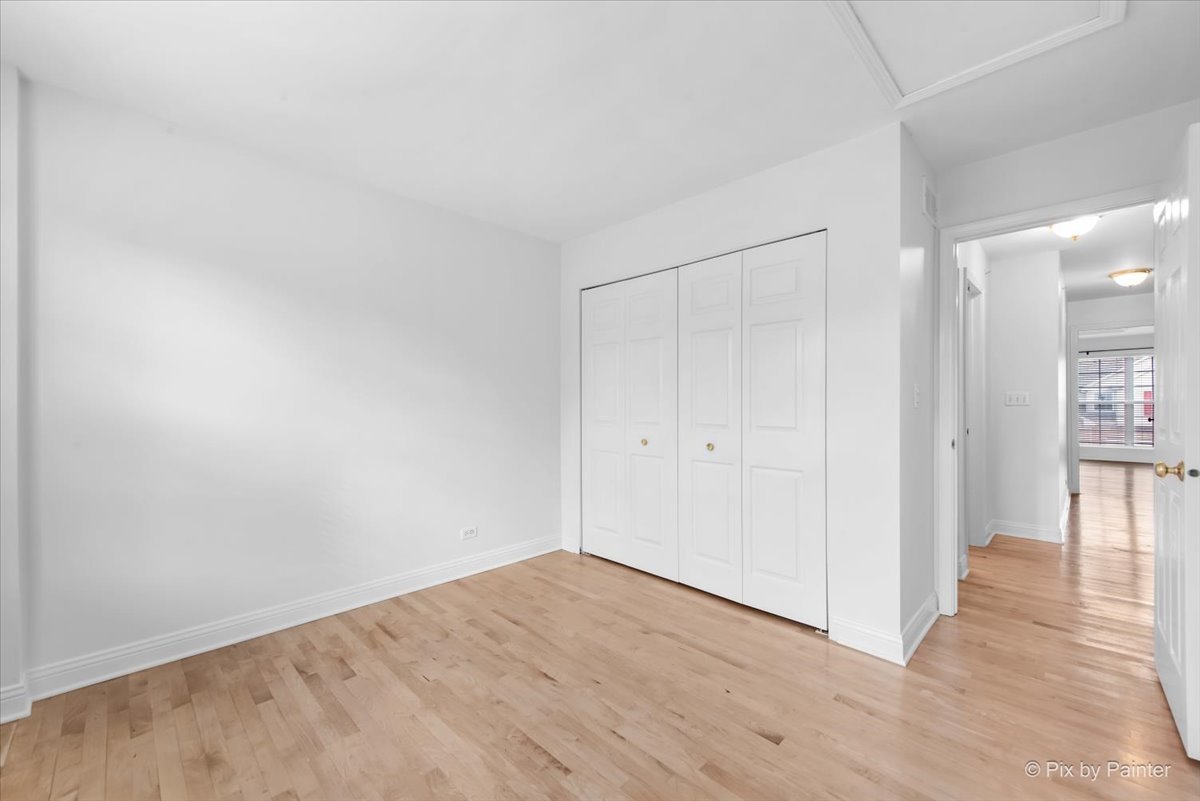 827 Riding Lane, Unit 827 St. Charles, IL 60174 - Photo 26 of 40 a view of an empty room