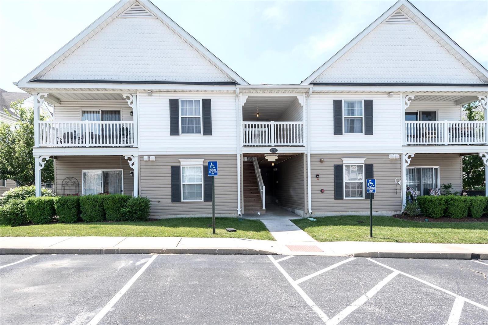 9732 Crayford Road, Unit 5H St. Louis, MO 63123 - Photo 1 of 28 Gallery Image 1