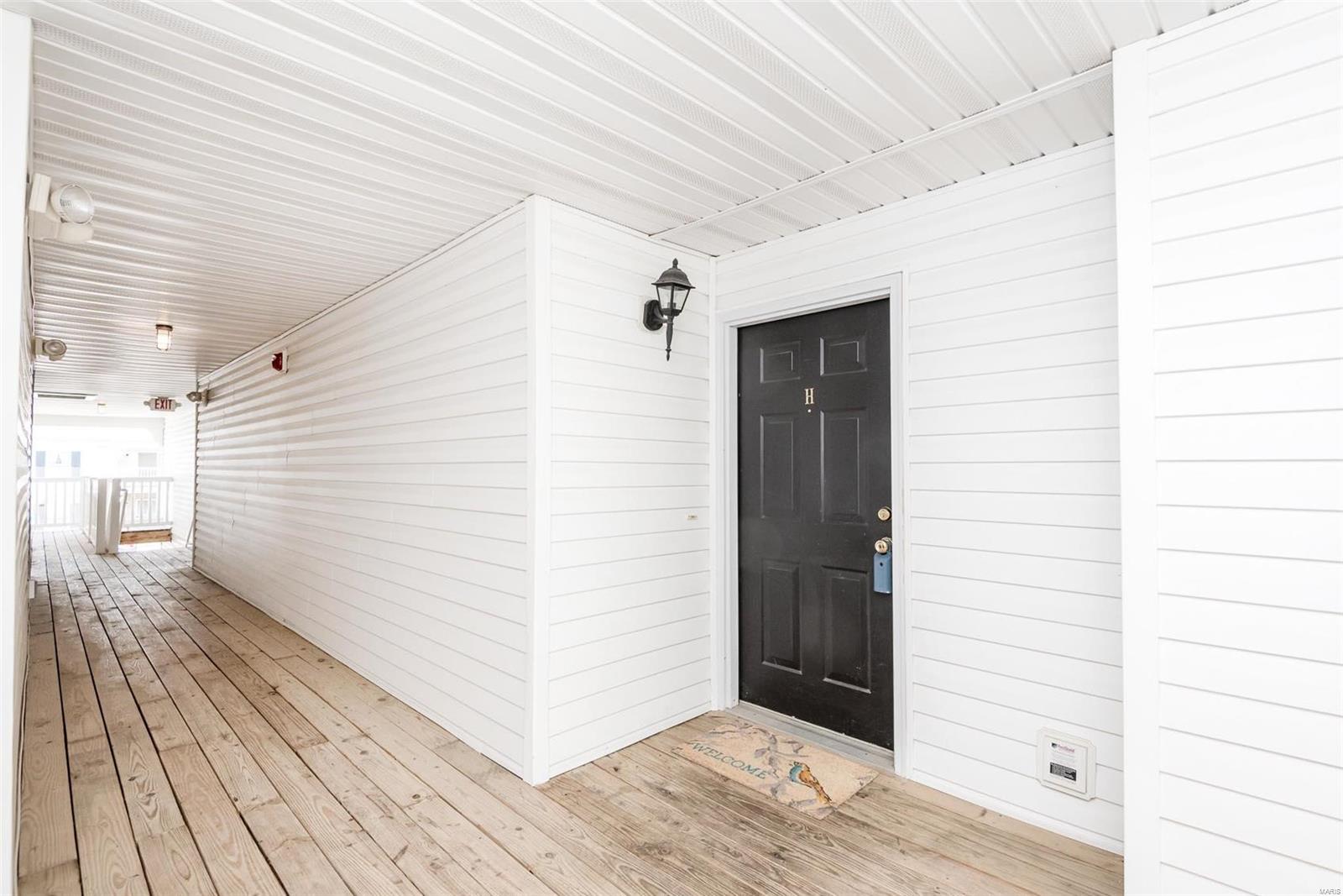 9732 Crayford Road, Unit 5H St. Louis, MO 63123 - Photo 2 of 28 Gallery Image 2
