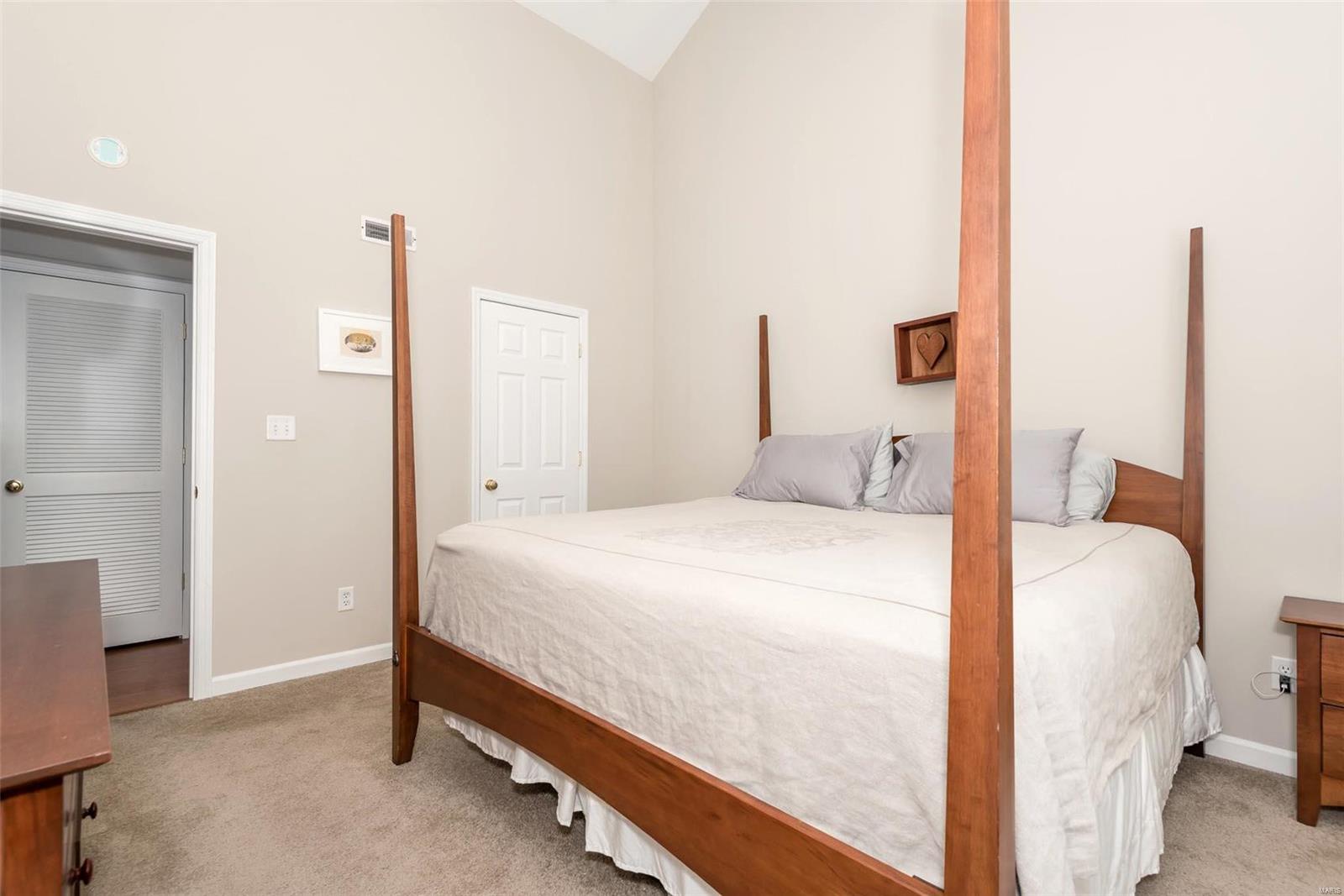 9732 Crayford Road, Unit 5H St. Louis, MO 63123 - Photo 18 of 28 Gallery Image 18