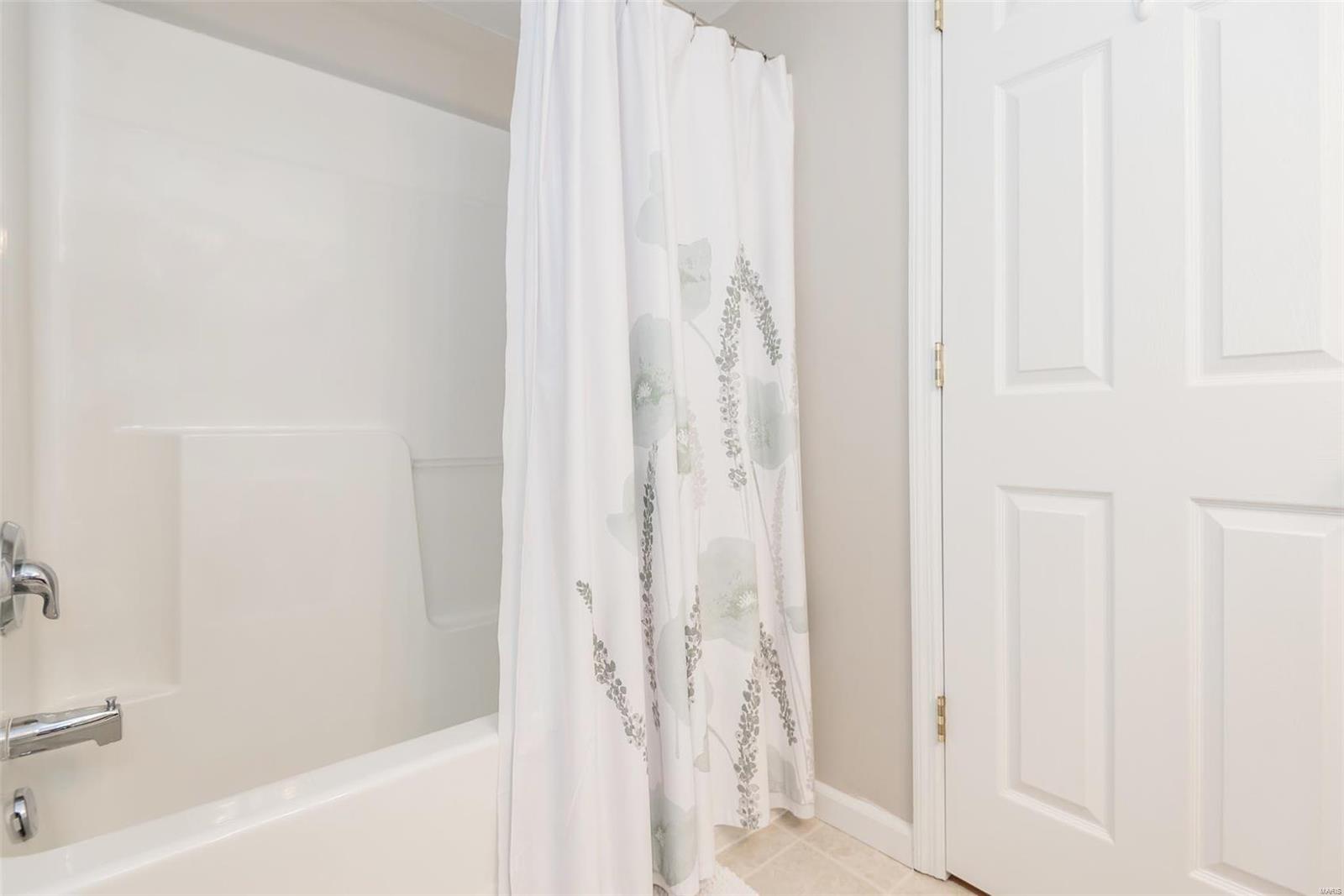 9732 Crayford Road, Unit 5H St. Louis, MO 63123 - Photo 24 of 28 Gallery Image 24