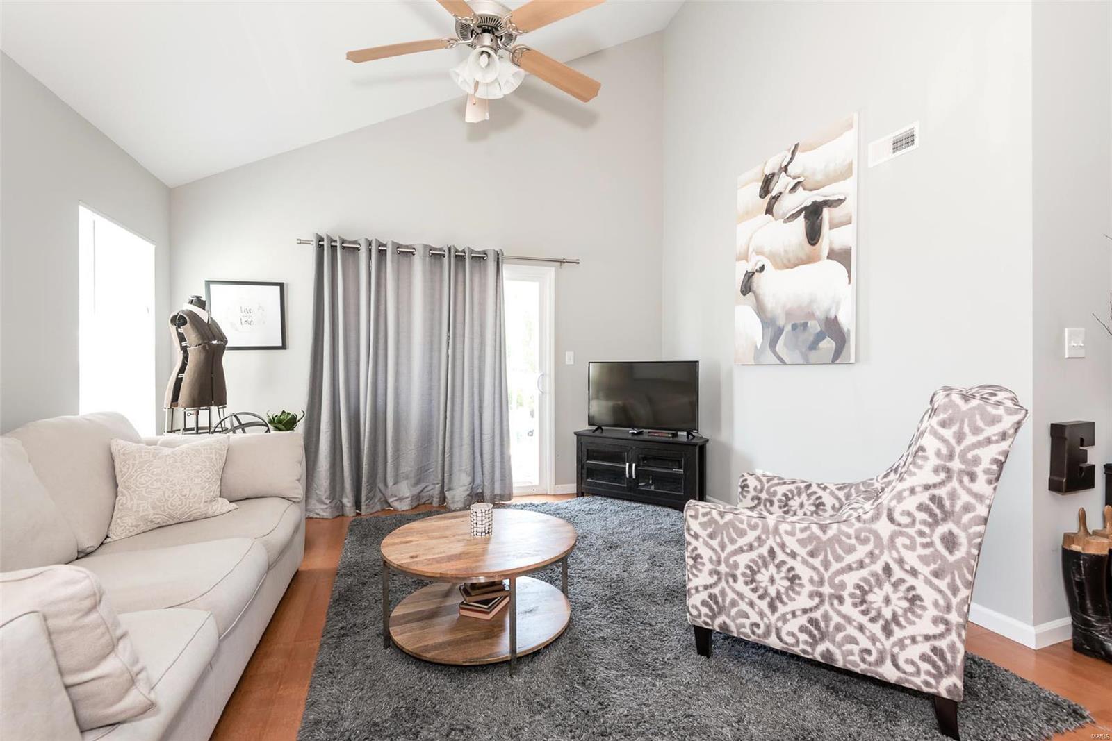 9732 Crayford Road, Unit 5H St. Louis, MO 63123 - Photo 5 of 28 Gallery Image 5