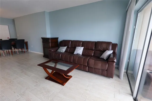 $2,550 | 1985 South Ocean Drive, Unit 21D, Hallandale Beach, FL 33009