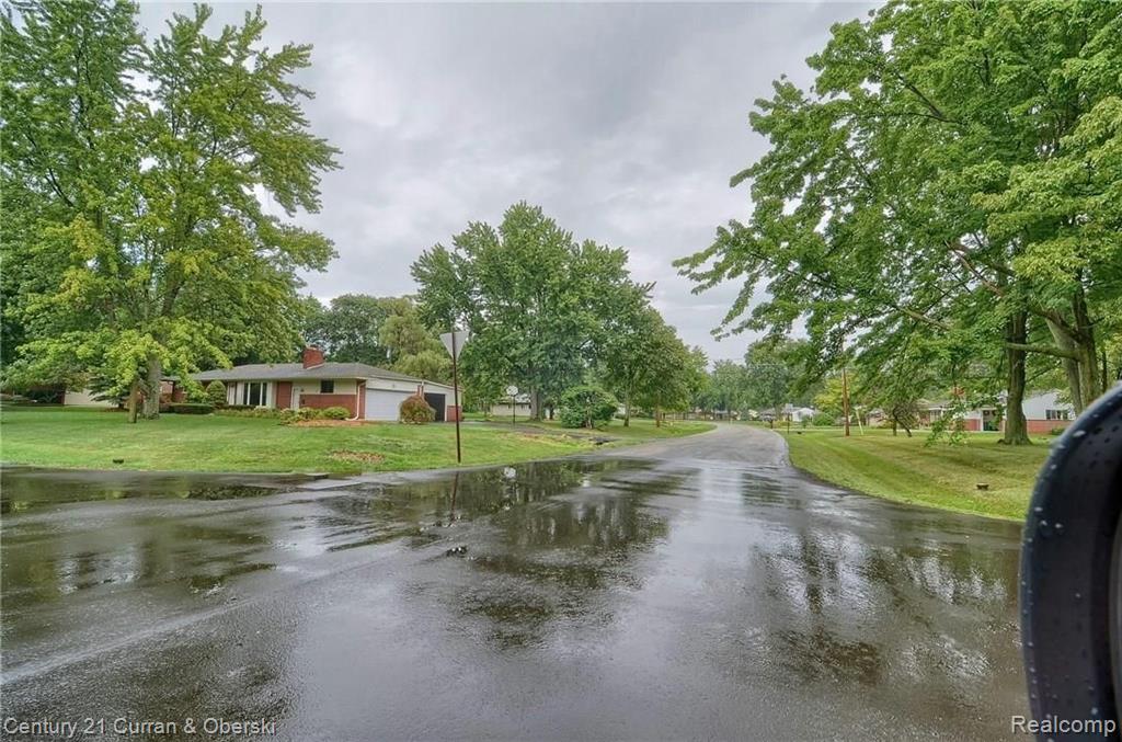 28211 Peppermill Road Farmington Hills, MI 48331 - Photo 23 of 26