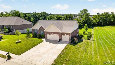 $541,000 | 614 Laura Court West, Columbia, IL 62236