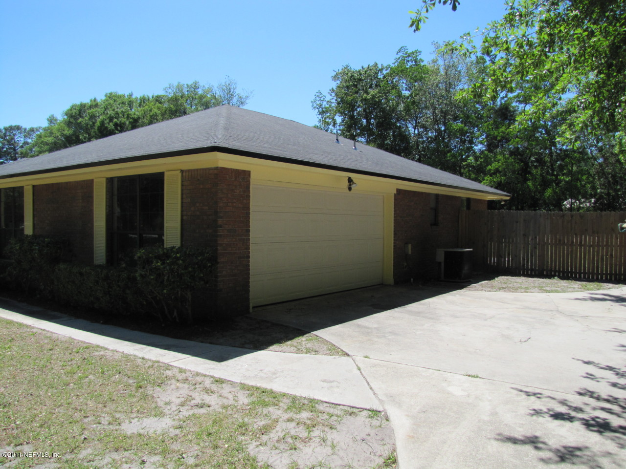 1220 Cox Road Jacksonville, FL 32221 - Photo 4 of 45 Garage side