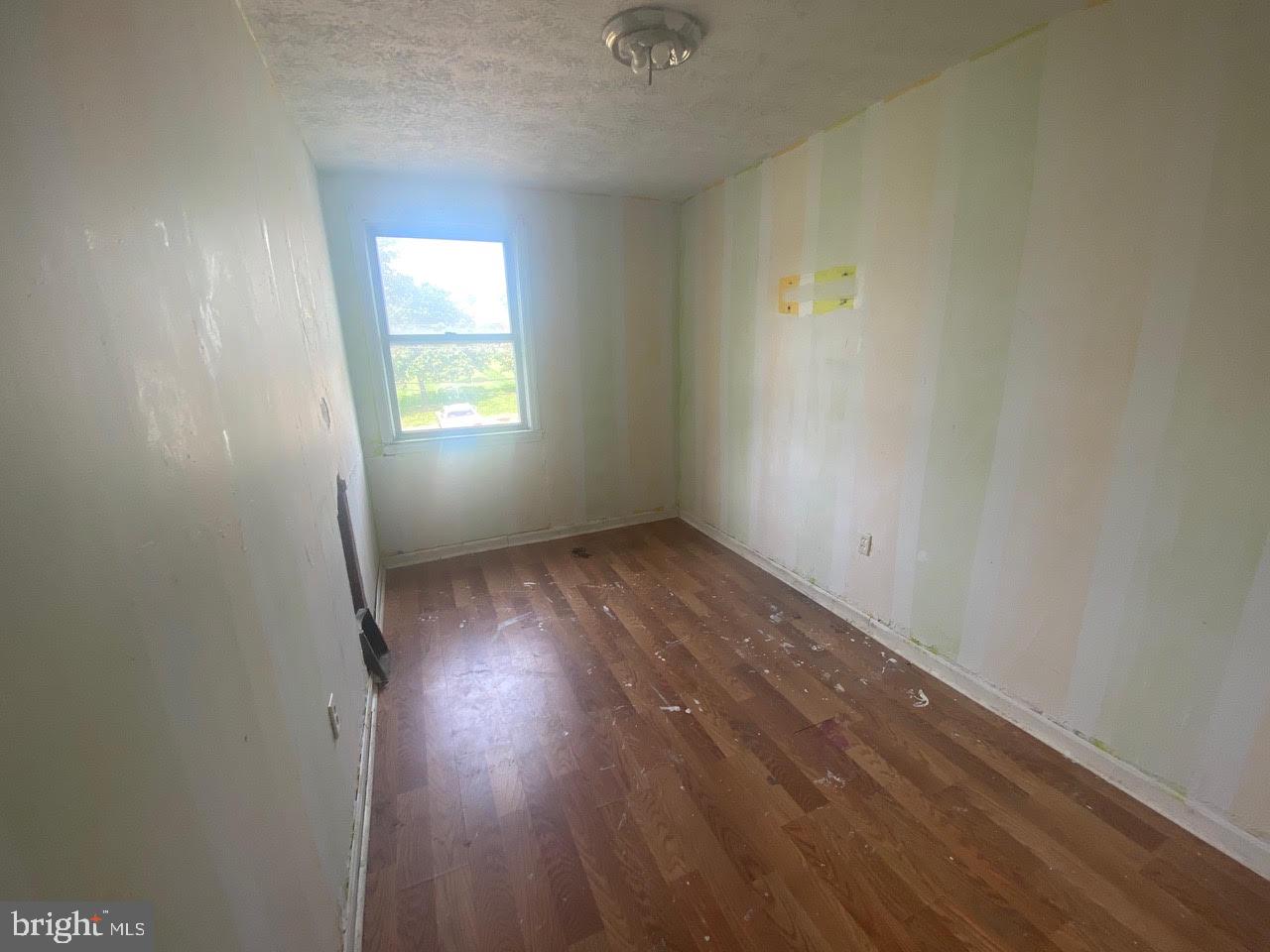 728 Roundview Road Baltimore, MD 21225 - Photo 9 of 12 Gallery Image 9