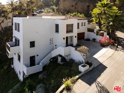 $2,749,000 | 2890 Durand Drive, Los Angeles, CA 90068