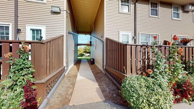 $229,900 | 420 Main Street, Unit 71, Agawam, MA 01001