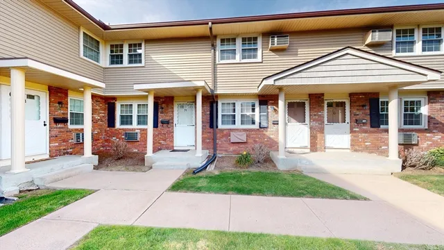 $229,900 | 420 Main Street, Unit 71, Agawam, MA 01001