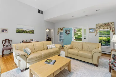 $1,050,000 | 103 Falling Leaf Lane, Osterville, MA 02655