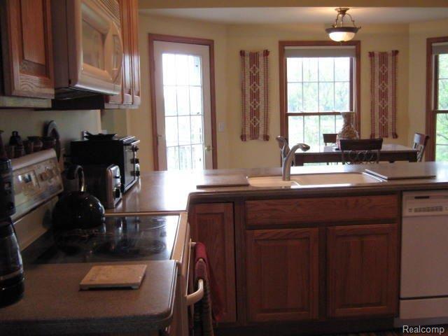 9225 Rolston Road Gaines, MI 48436 - Photo 8 of 25 Kitchen