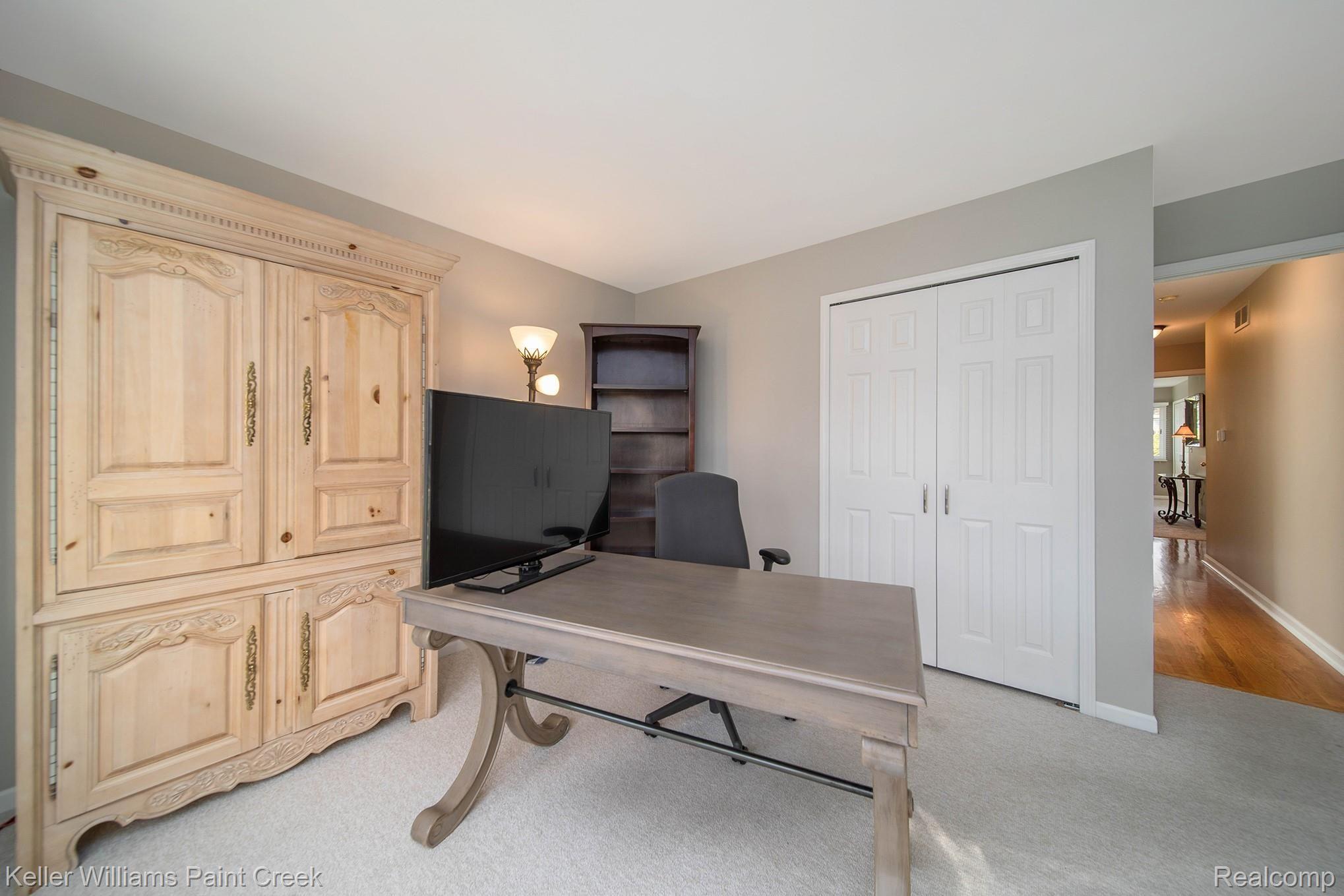 1652 Hillside Lane Rochester, MI 48307 - Photo 23 of 32 Hillside_25.jpg
