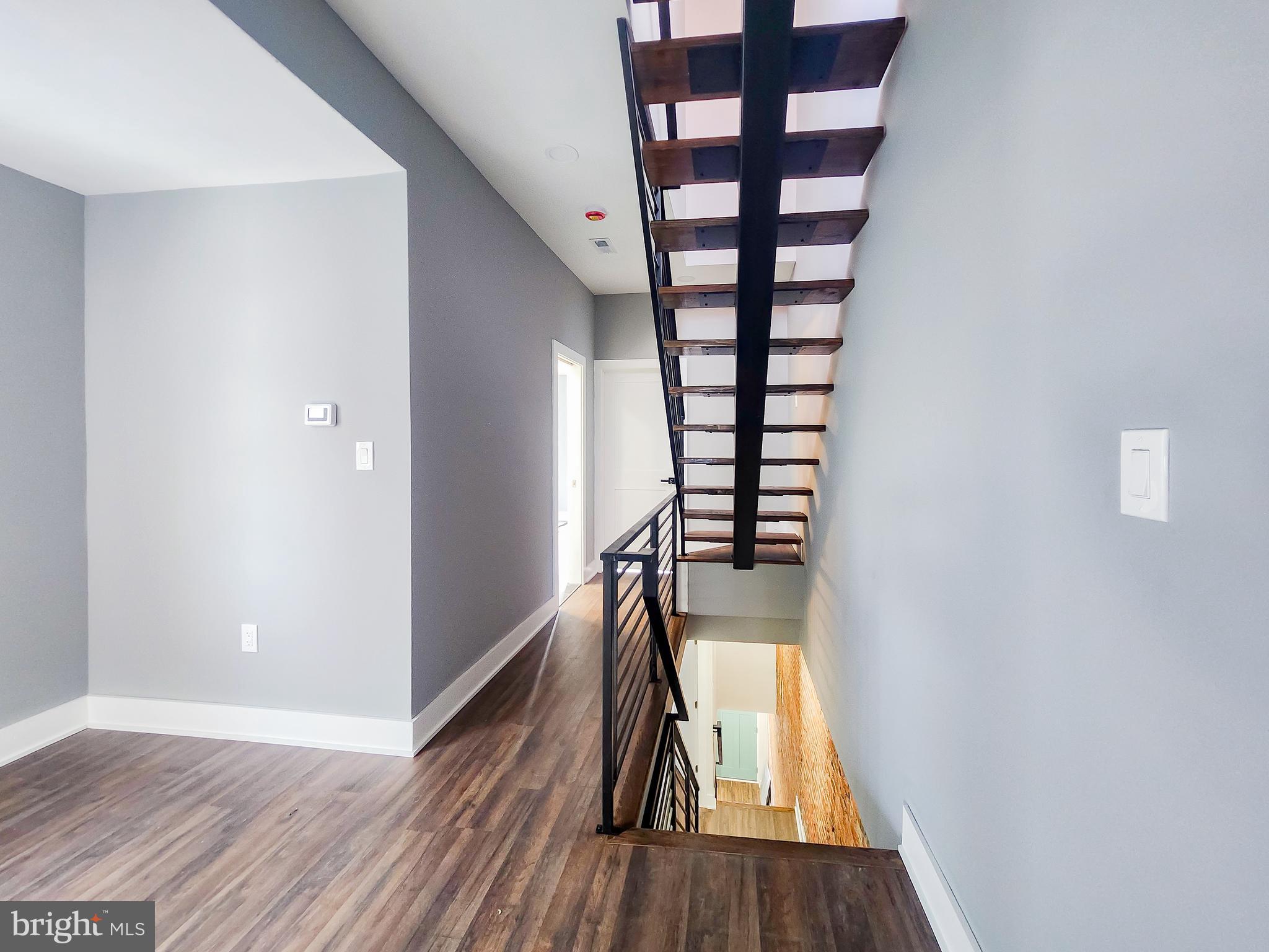 429 Tasker Street Philadelphia, PA 19148 - Photo 18 of 44 Hallway