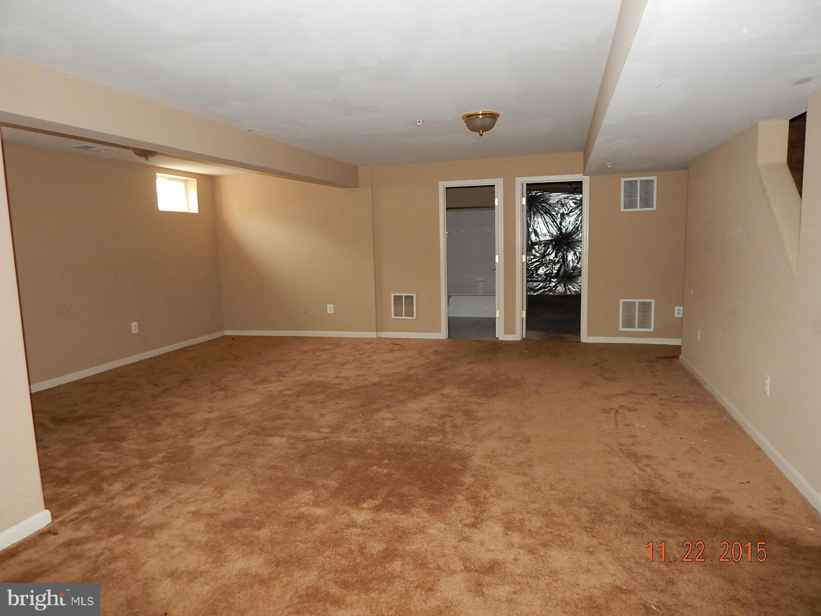 14411 Autumn Rust Road Boyds, MD 20841 - Photo 25 of 30 an empty room with windows