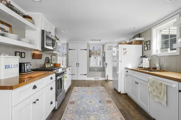 $1,995,000 | 3 River Street, Sandwich, MA 02563