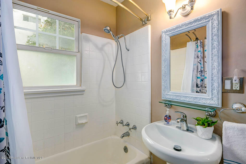 4257 Aralia Road Altadena, CA 91001 - Photo 14 of 27 4257 Aralia Rd-MLS-019