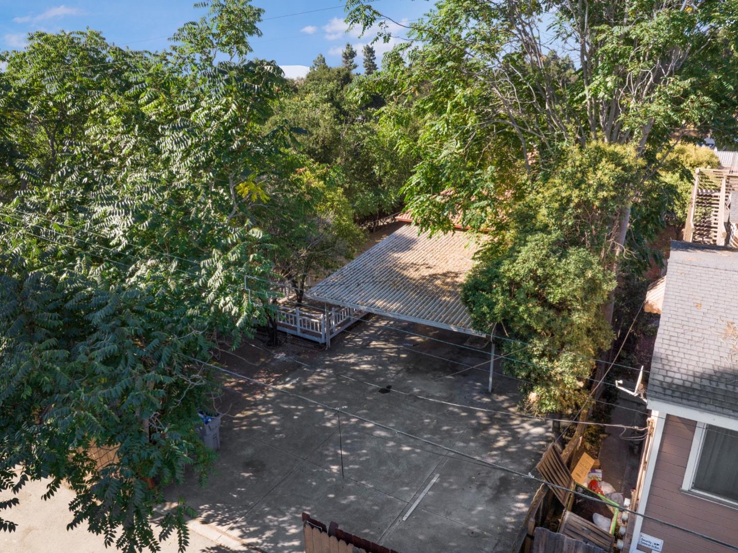 674 South 5th Street San Jose, CA 95112 - Photo 29 of 32 a view of a yard with plants and trees