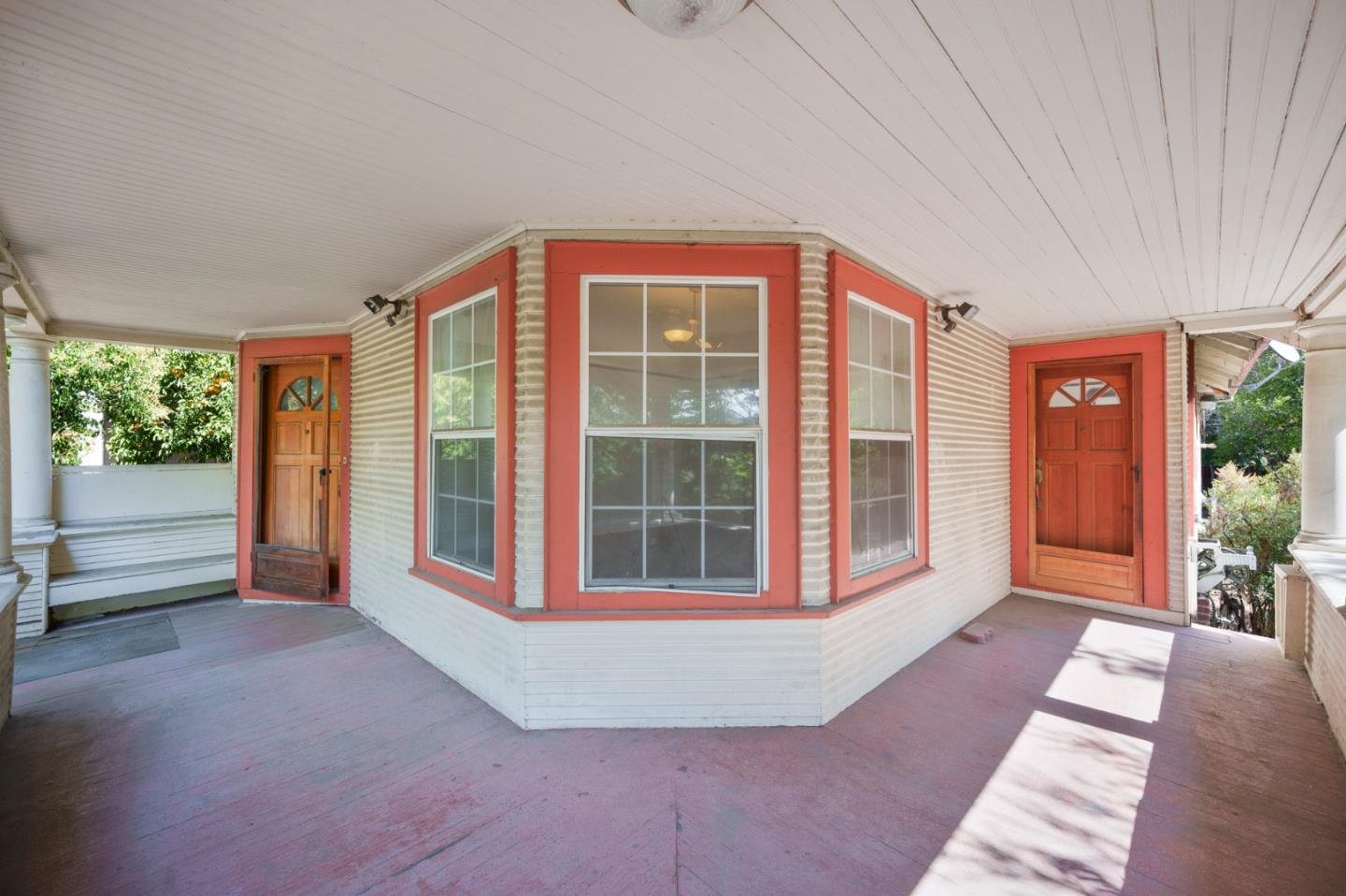 674 South 5th Street San Jose, CA 95112 - Photo 3 of 32 a view of an empty room with a window