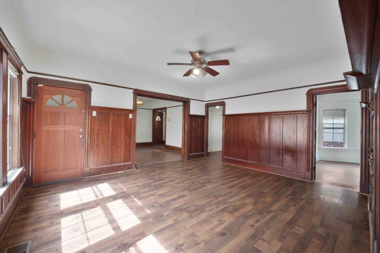 674 South 5th Street San Jose, CA 95112 - Photo 5 of 32 a view of an empty room with a window