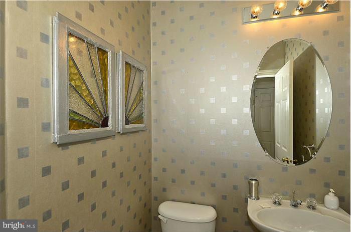 162 Colony Crossing Edgewater, MD 21037 - Photo 20 of 30 Powder Room