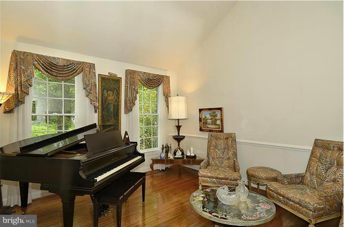 162 Colony Crossing Edgewater, MD 21037 - Photo 7 of 30 Living Room/ Office