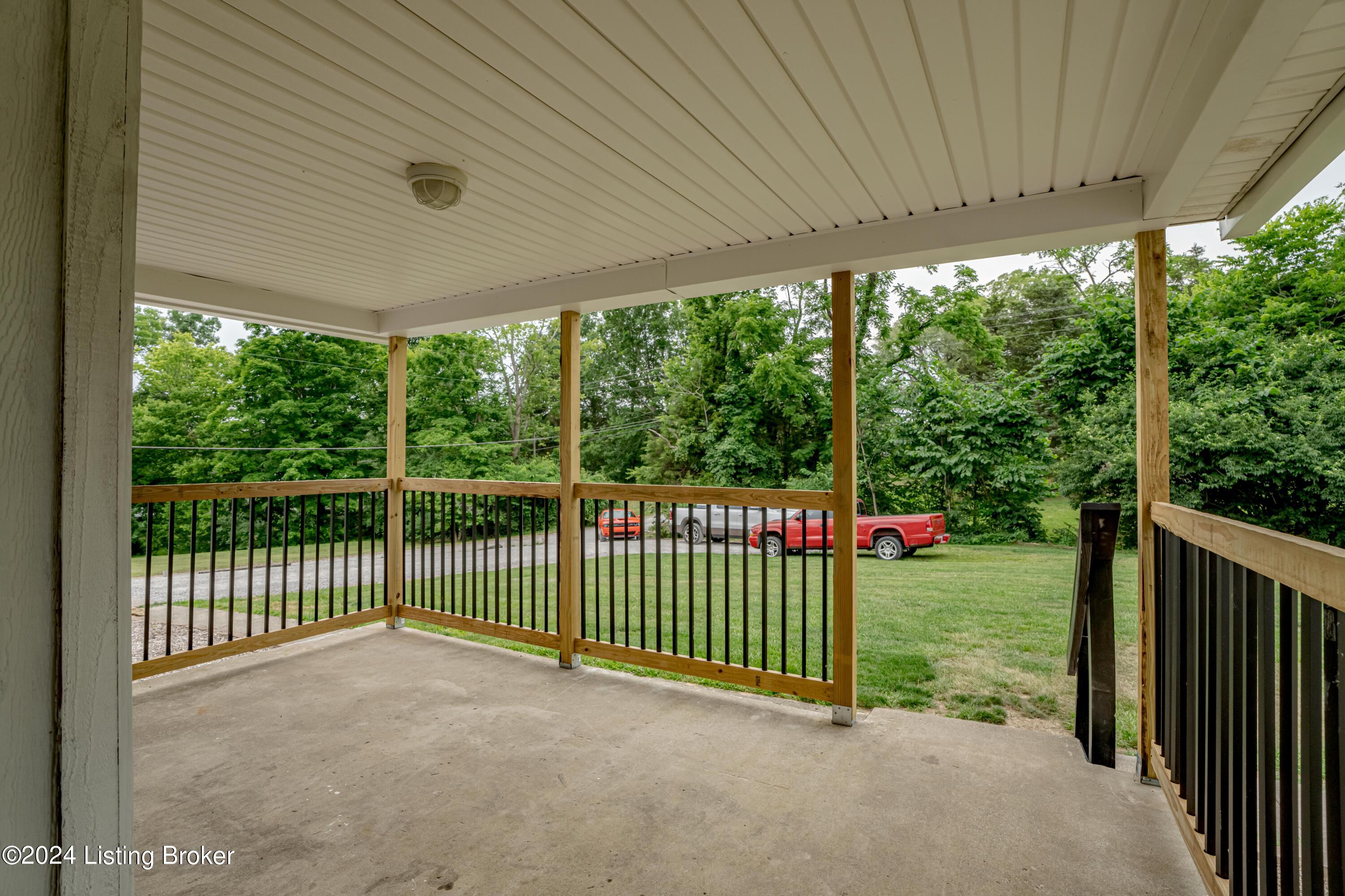 9145 Lagrange Road La Grange, KY 40031 - Photo 26 of 33 Deck