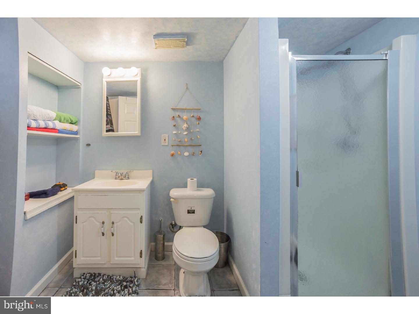 7561 Sherwood Road Philadelphia, PA 19151 - Photo 23 of 24 Bathroom