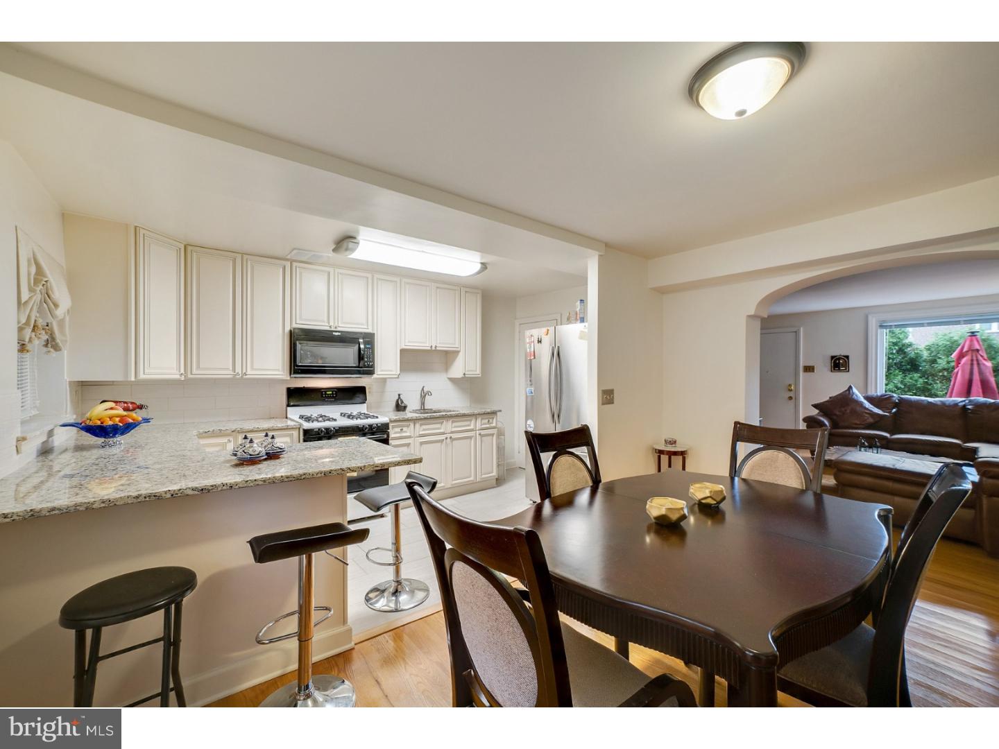 7561 Sherwood Road Philadelphia, PA 19151 - Photo 8 of 24 Dining Room