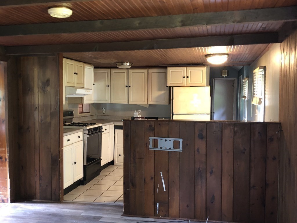 322 Notch Road Cheshire, MA 01225 - Photo 9 of 27 Gallery Image 9