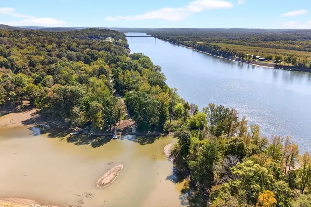 $795,000 | 1295 Covenant Cove Lane, Bath Springs, TN 38311