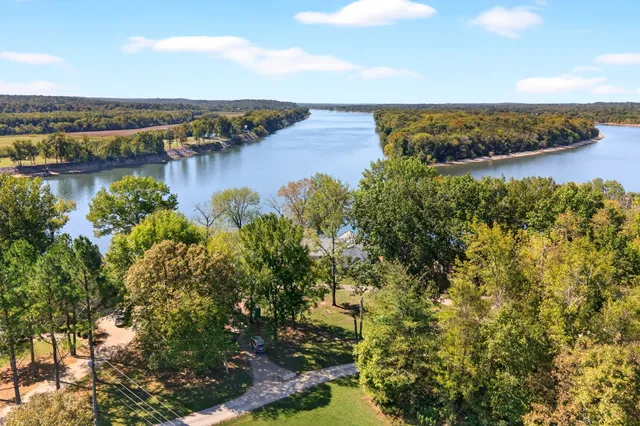 $795,000 | 1295 Covenant Cove Lane, Bath Springs, TN 38311