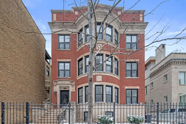 $4,000 | 612 West Stratford Place, Unit 2R, Chicago, IL 60657