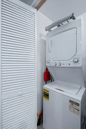 $4,000 | 612 West Stratford Place, Unit 2R, Chicago, IL 60657