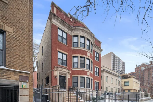 $4,000 | 612 West Stratford Place, Unit 2R, Chicago, IL 60657