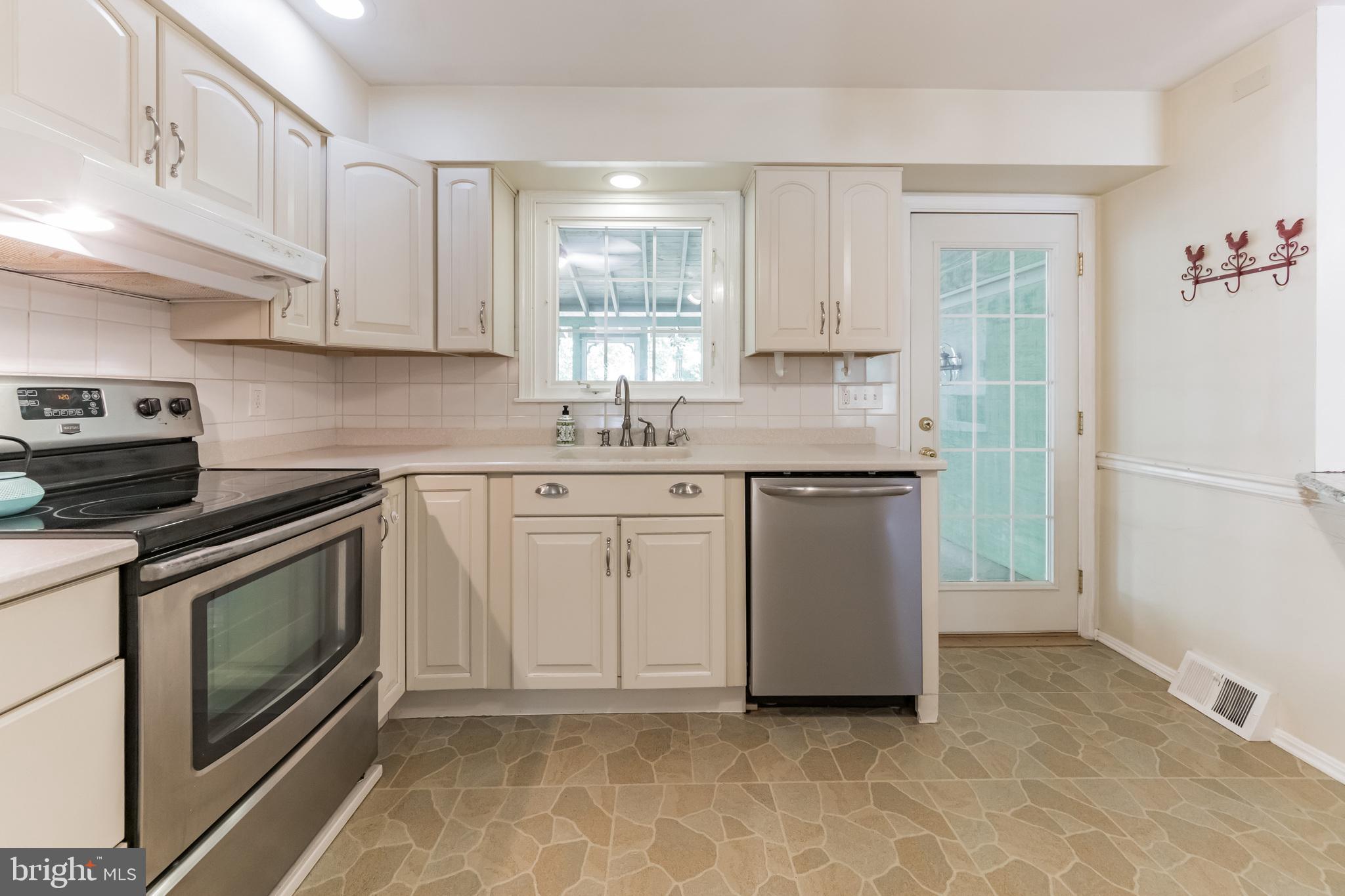 3112 Hayes Road Norristown, PA 19403 - Photo 9 of 32 Gallery Image 9