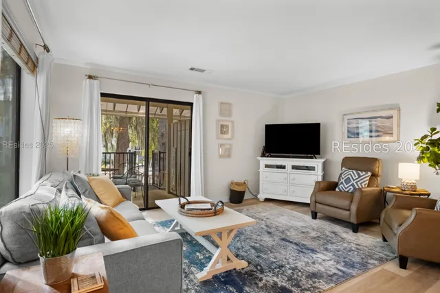 $585,000 | 36 Deallyon Avenue, Unit 38, Hilton Head Island, SC 29928