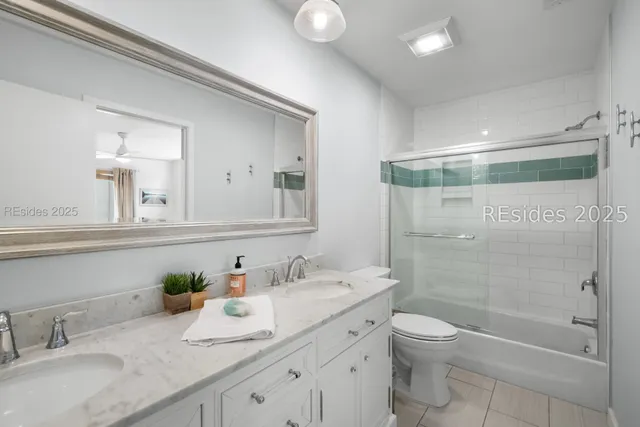 $585,000 | 36 Deallyon Avenue, Unit 38, Hilton Head Island, SC 29928