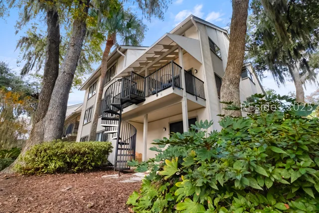 $585,000 | 36 Deallyon Avenue, Unit 38, Hilton Head Island, SC 29928